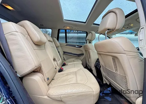 2018 Mercedes-Benz Gls 550 4Matic z USA, uszkodzony, nr VIN 4JGDF7DE1JB117151